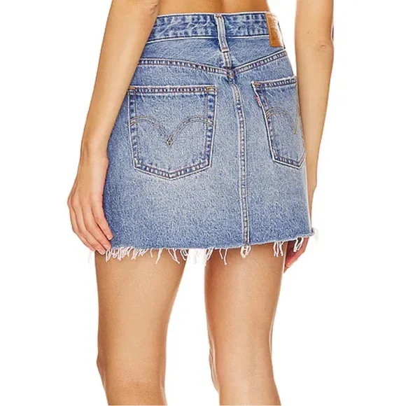 LEVIS Women’s Remade Denim Icon Skirt size 30 - Picture 2 of 10